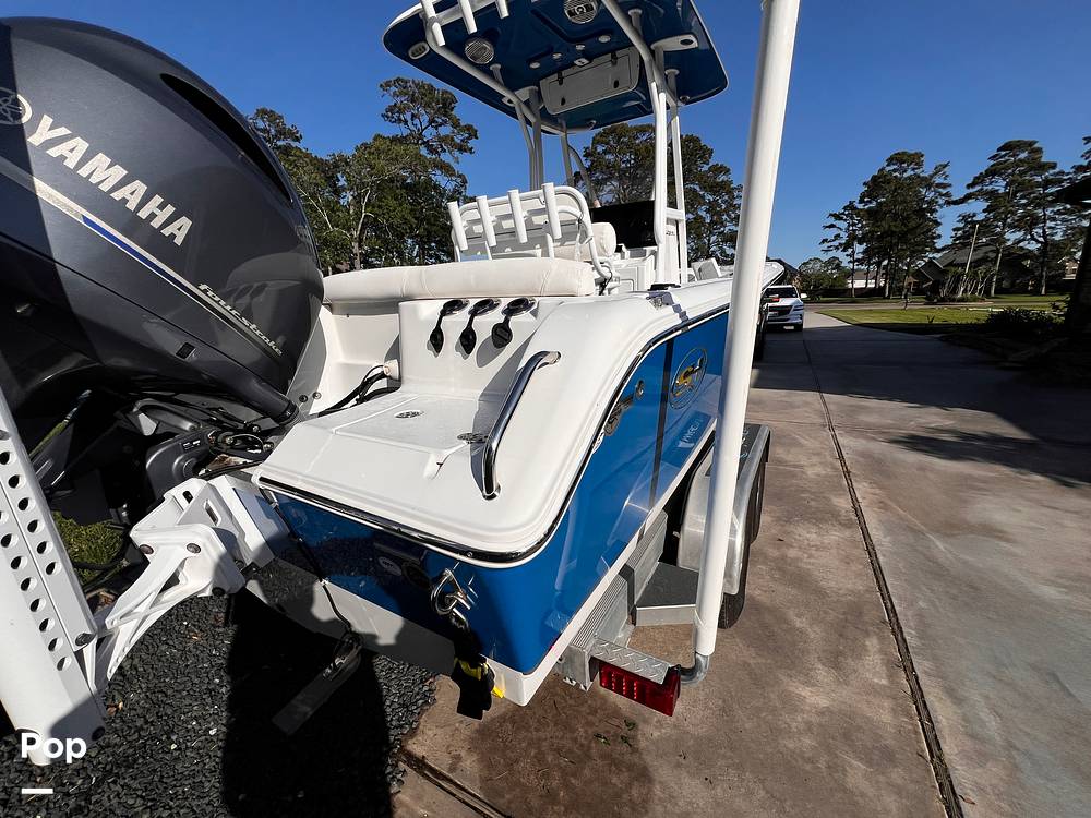 Slide: The Image of Sea Hunt Ultra 211 2018 - 15336194