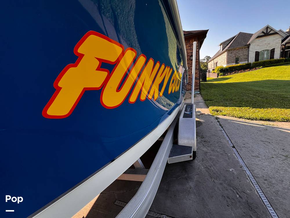 Slide: The Image of Sea Hunt Ultra 211 2018 - 15336219