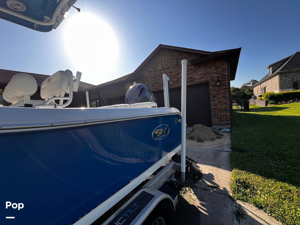 Slide: The Image of Sea Hunt Ultra 211 2018 - 15336225