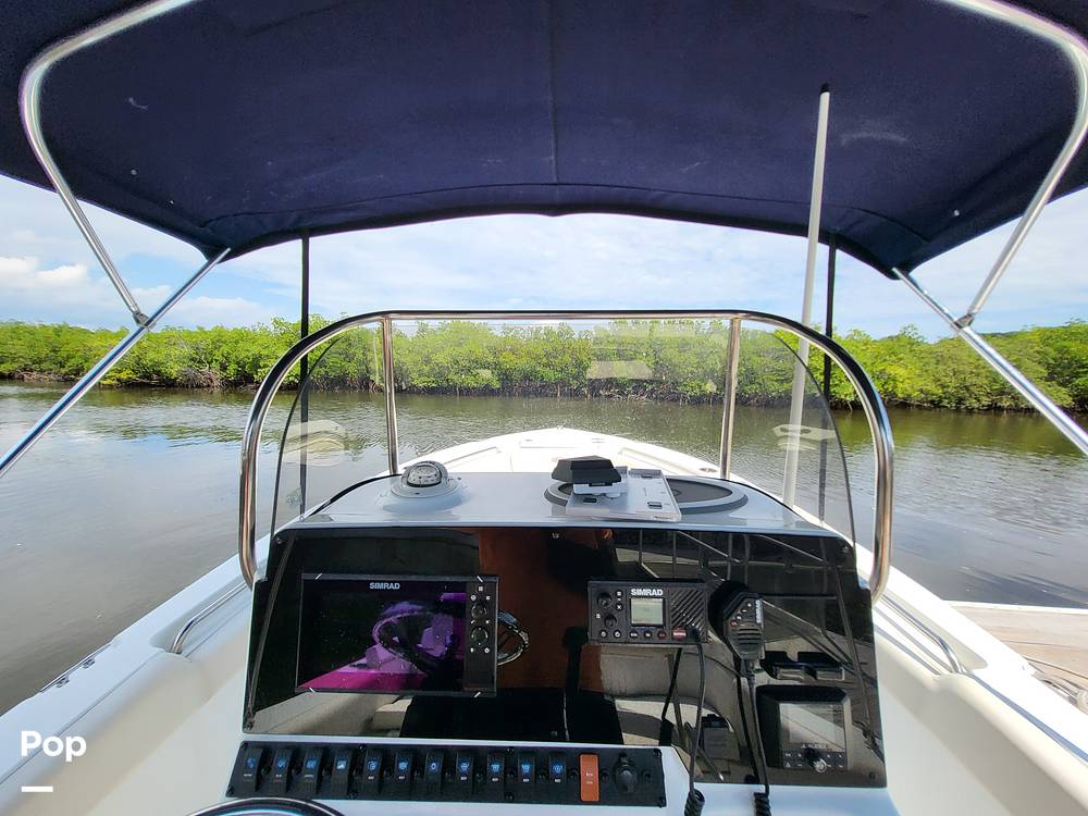 Slide: The Image of Sea Hunt Ultra 211 2020 - 14778189