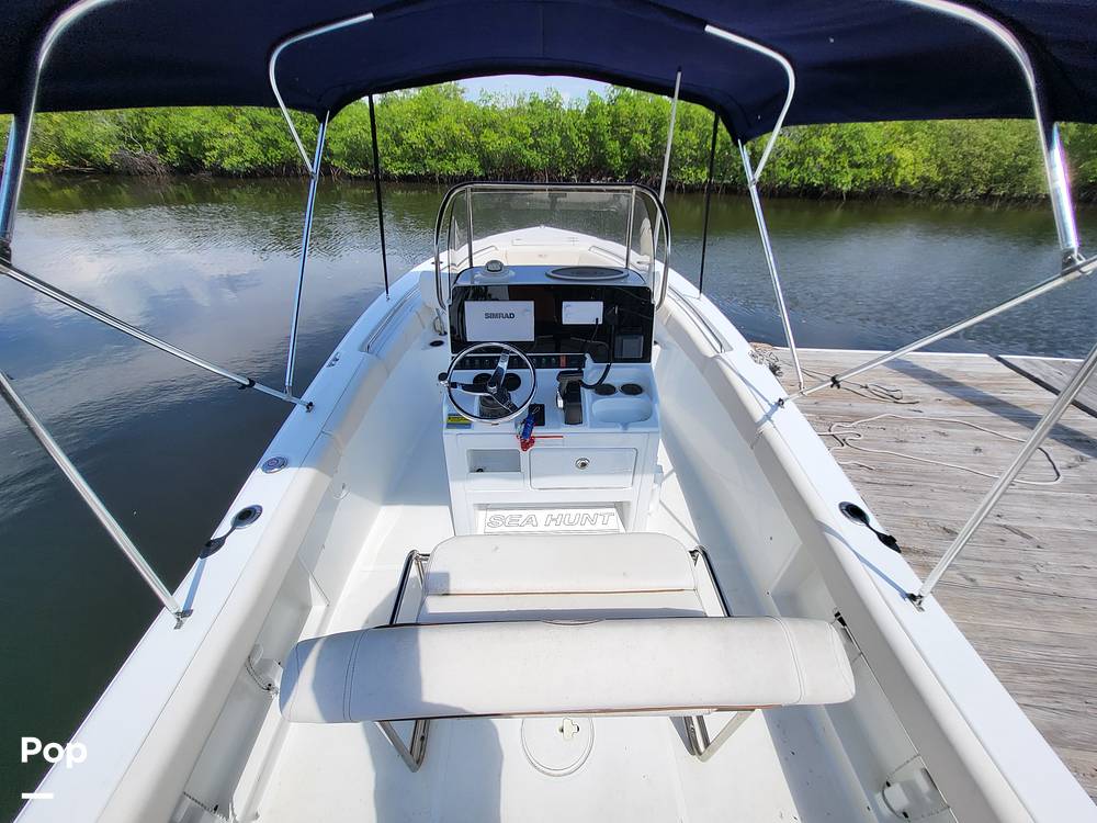 Slide: The Image of Sea Hunt Ultra 211 2020 - 14777906
