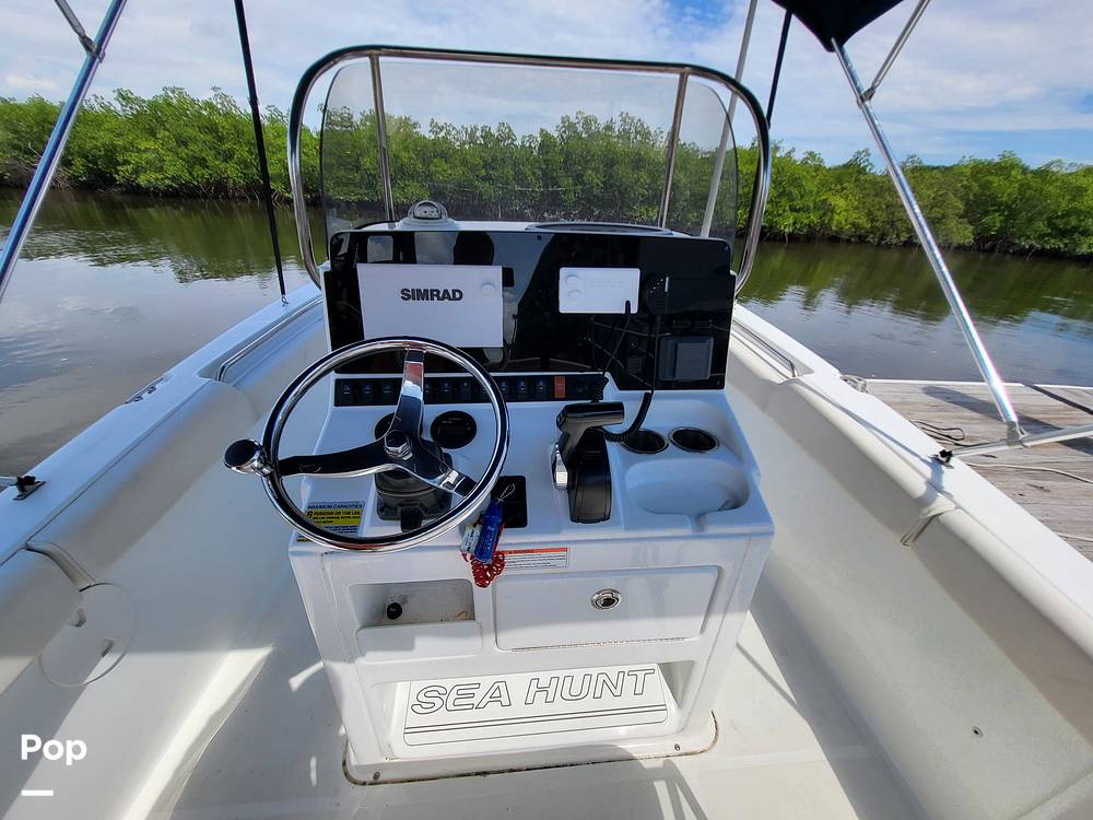 Slide: The Image of Sea Hunt Ultra 211 2020 - 14777970