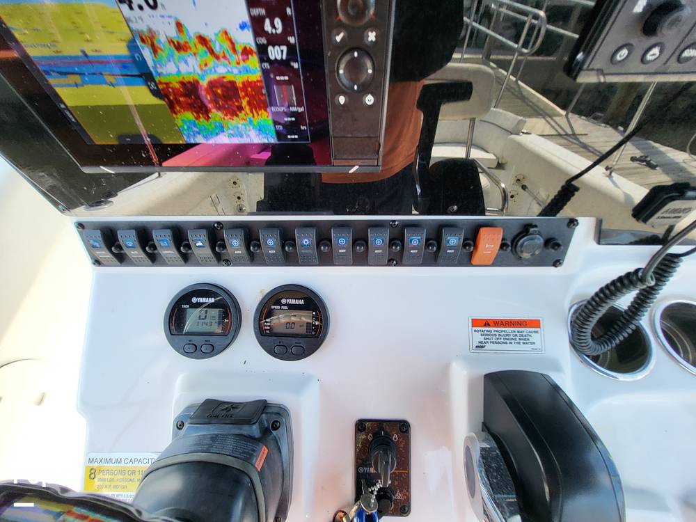 Slide: The Image of Sea Hunt Ultra 211 2020 - 14777982