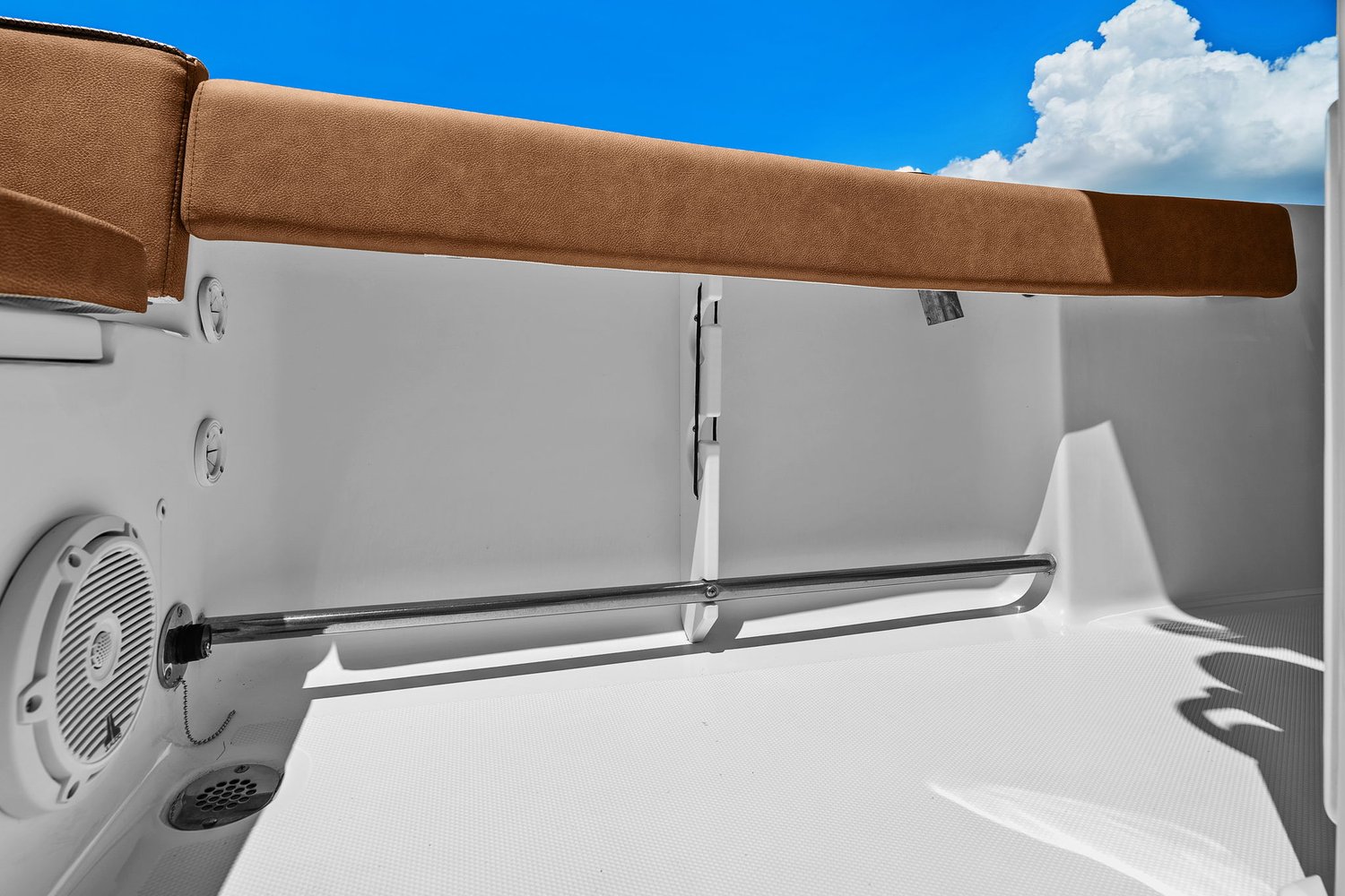 Slide: The Image of Sea Hunt ULTRA 229 SE 2022 - 30