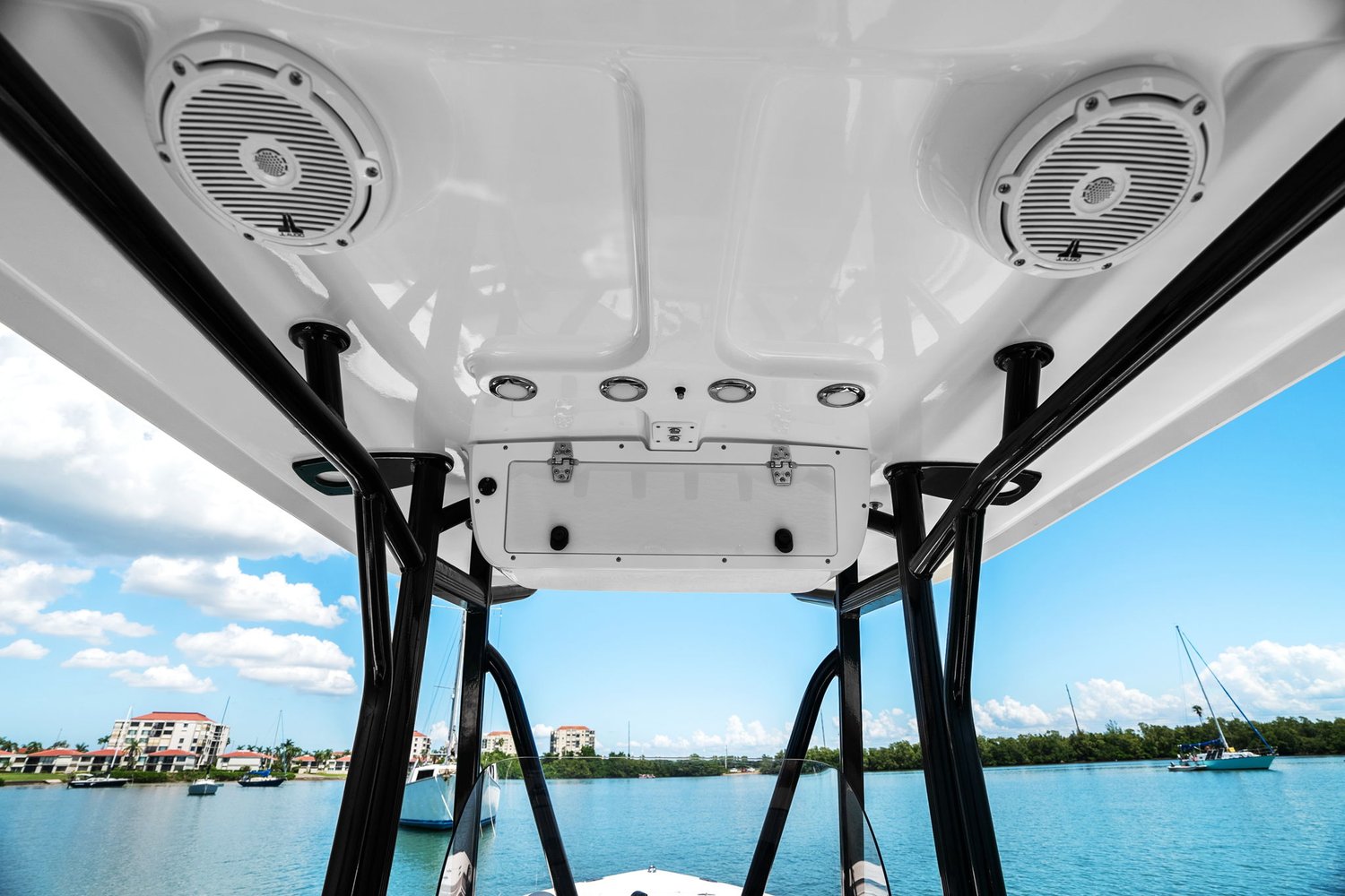 Slide: The Image of Sea Hunt ULTRA 229 SE 2022 - 36