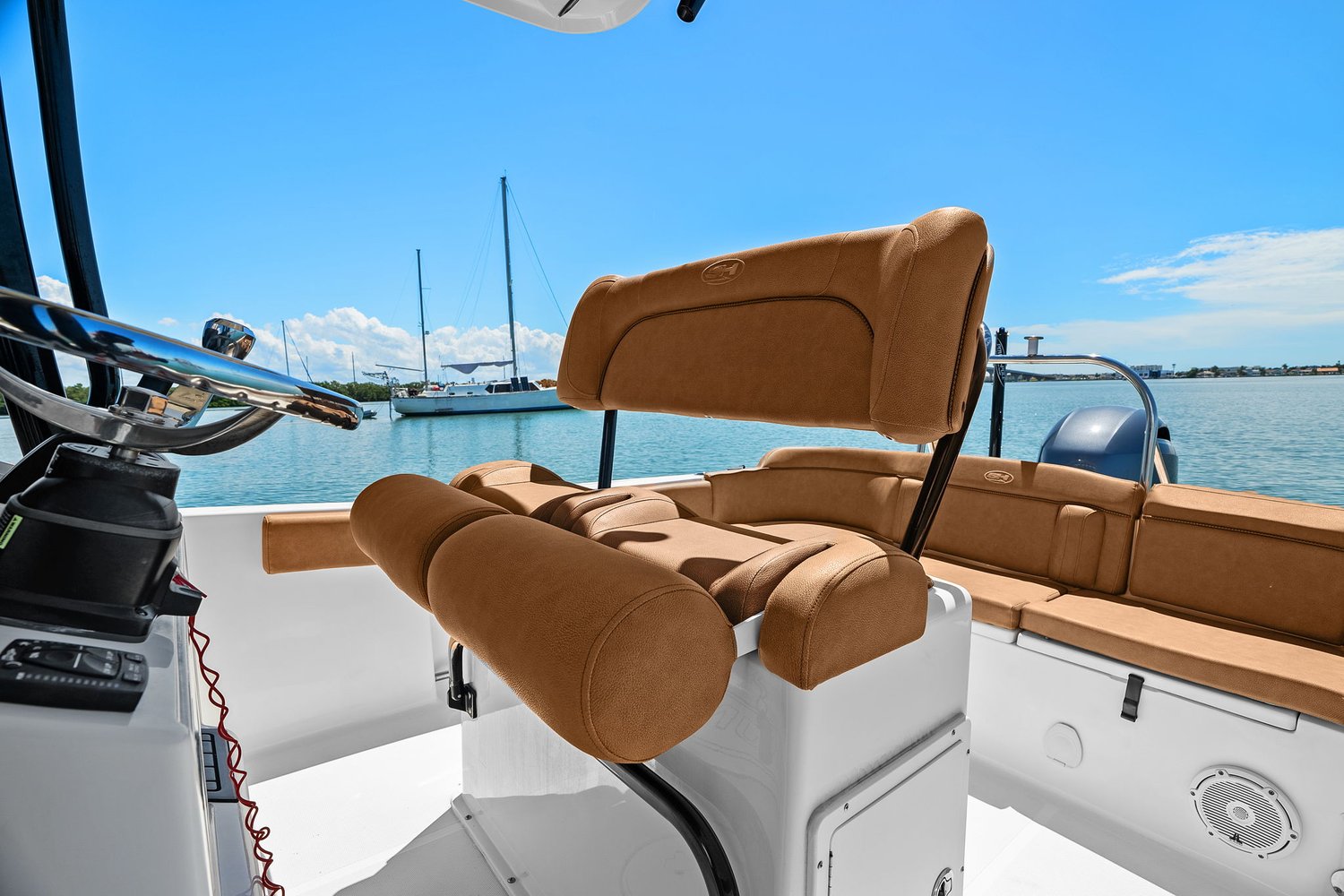 Slide: The Image of Sea Hunt ULTRA 229 SE 2022 - 38