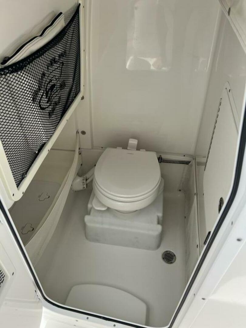 Slide: The Image of Sea Hunt Ultra 255 SE 2018 - 5157862