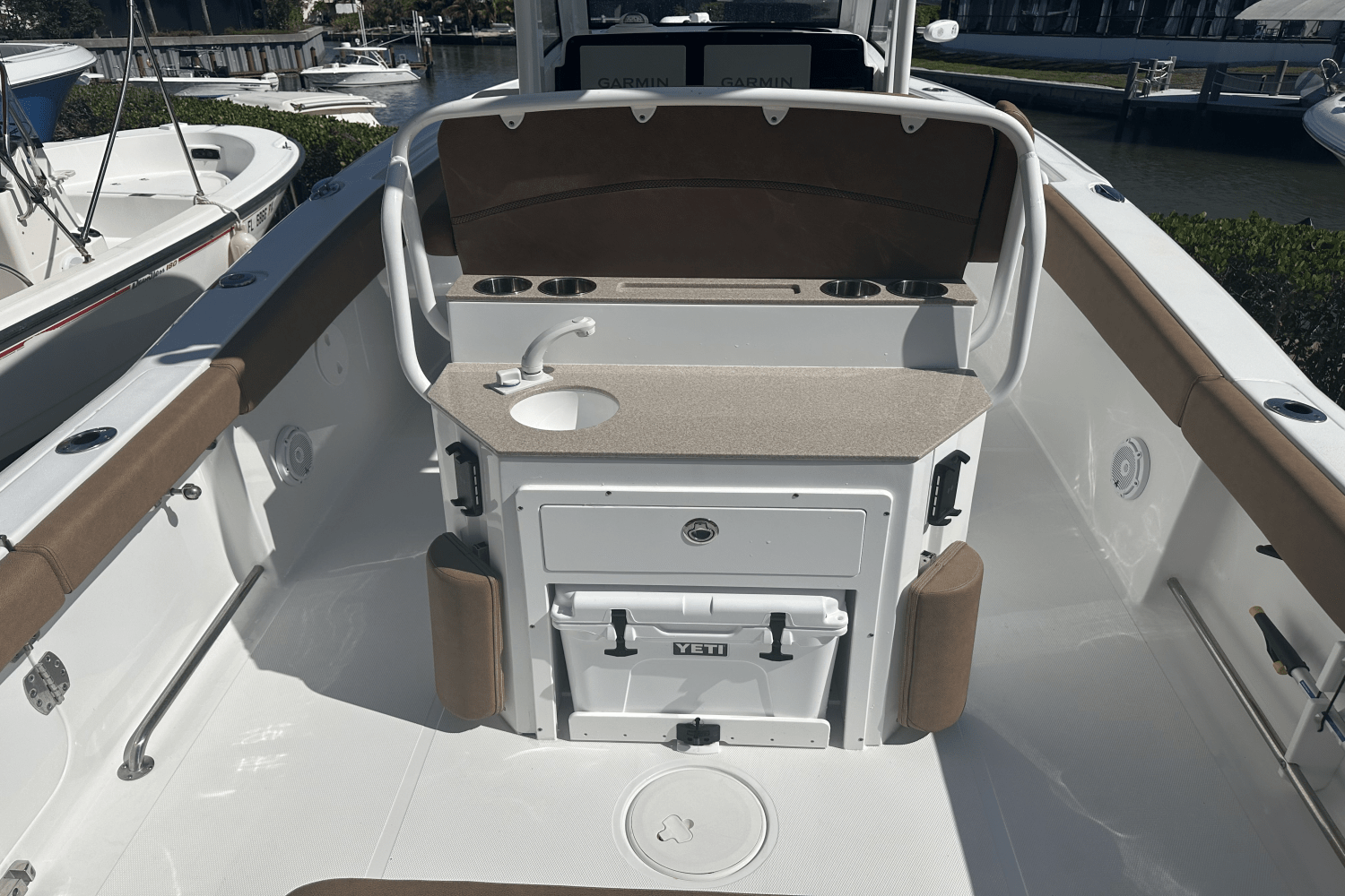 Slide: The Image of Sea Hunt ULTRA 265 SE 2022 - 19