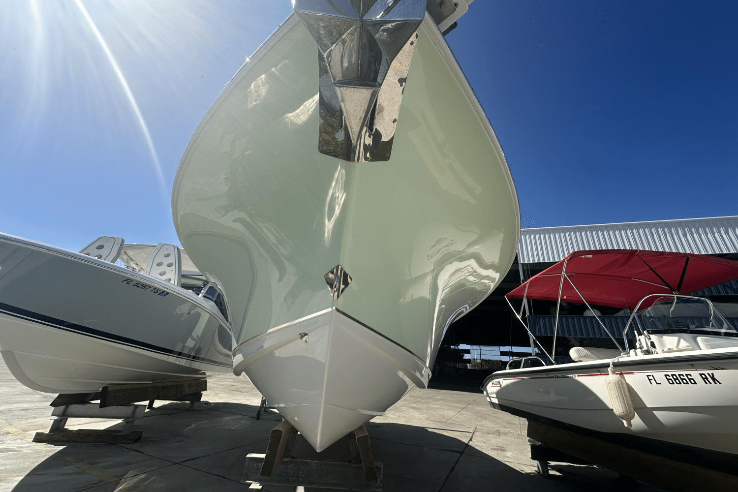 Slide: The Image of Sea Hunt ULTRA 265 SE 2022 - 2