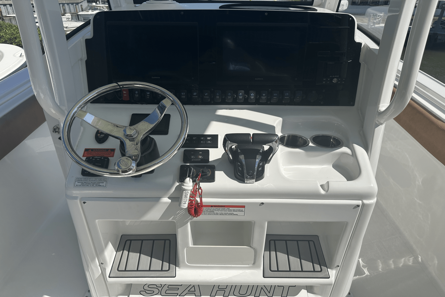 Slide: The Image of Sea Hunt ULTRA 265 SE 2022 - 25