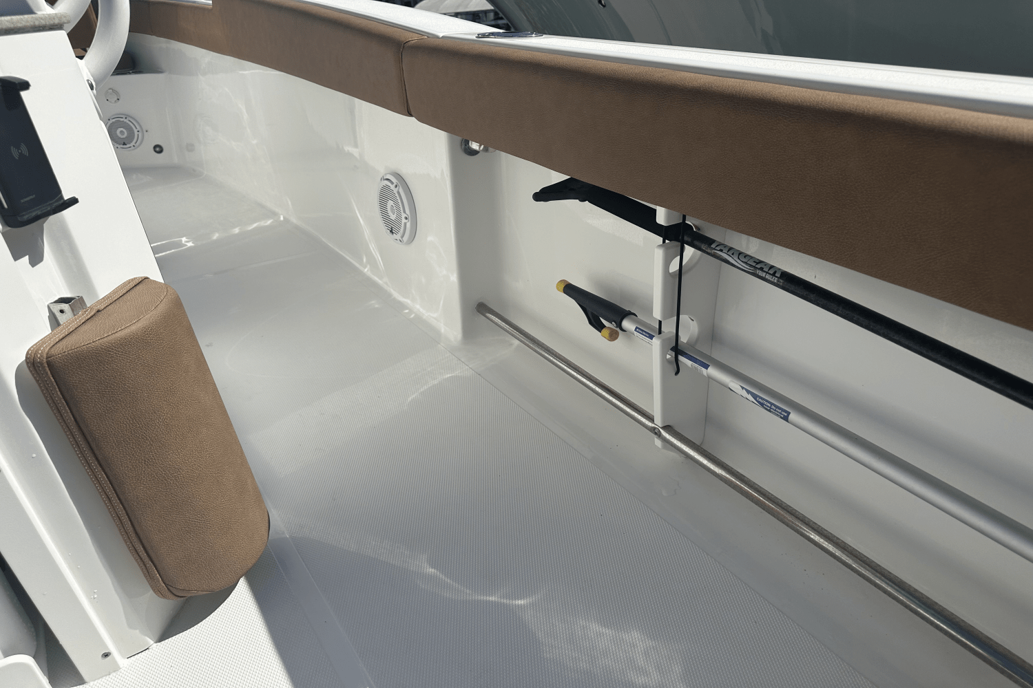 Slide: The Image of Sea Hunt ULTRA 265 SE 2022 - 37