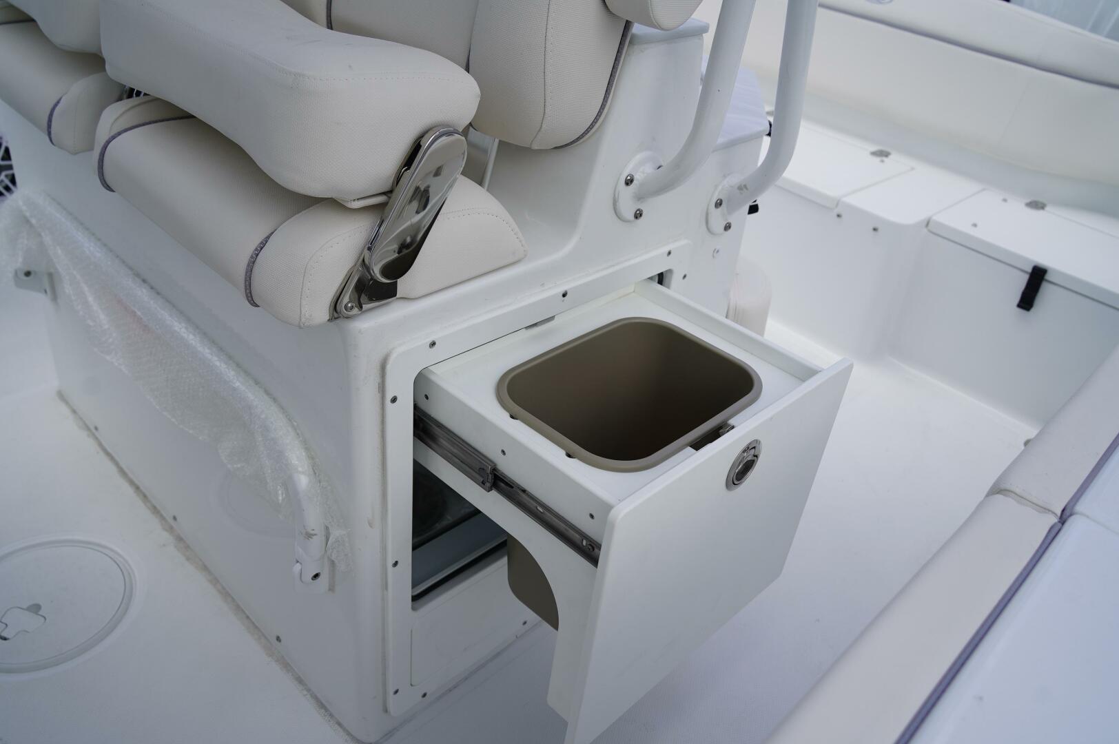 Slide: The Image of Sea Hunt Ultra 265 SE 2026 - 5421938
