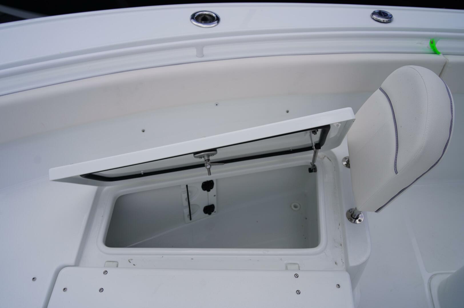 Slide: The Image of Sea Hunt Ultra 265 SE 2026 - 5421964