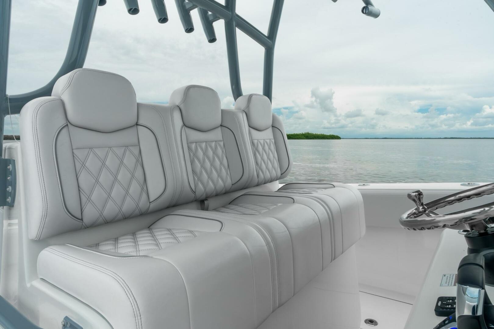 Slide: The Image of 2024 Sea Hunter 33 - Helm seating 2024 Sea Hunter 33 Tournament "TRIPLE C" - 5051060