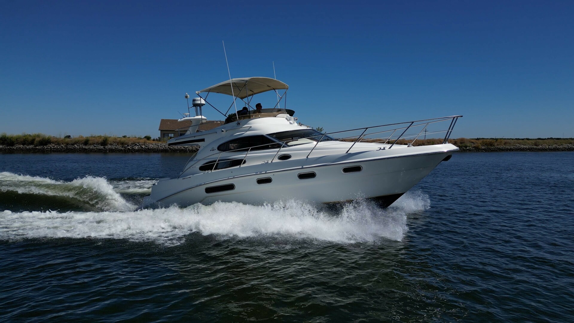 Slide: The Image of Sealine F37 2000 - 5473418