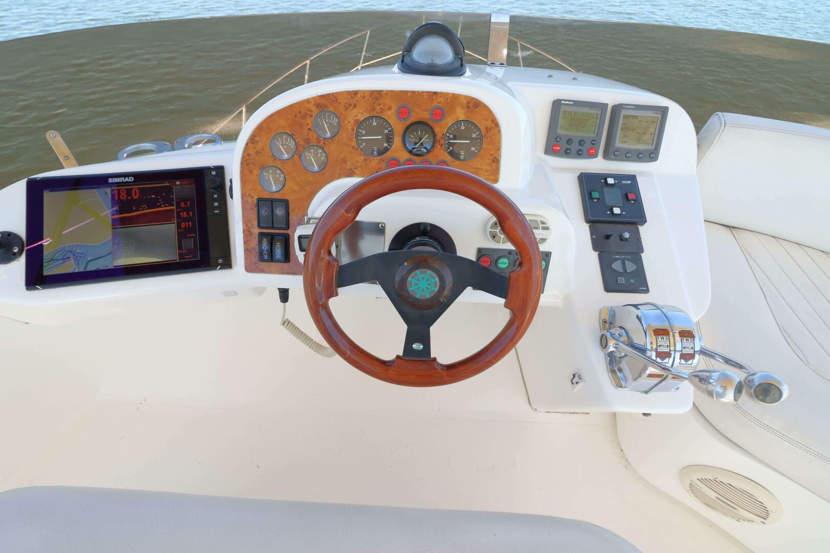 Slide: The Image of Sealine F37 2000 - 5473420