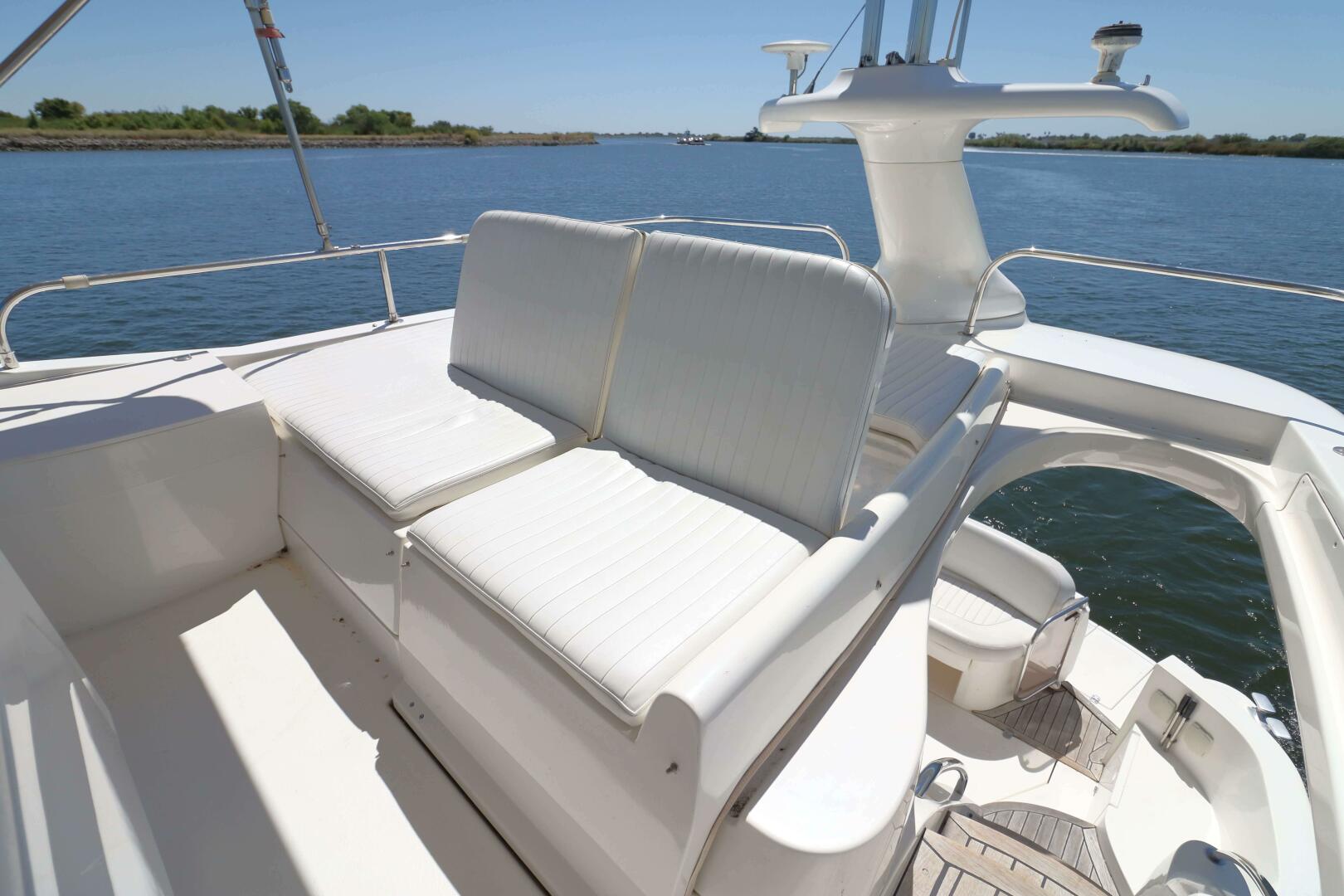 Slide: The Image of Sealine F37 2000 - 5473425