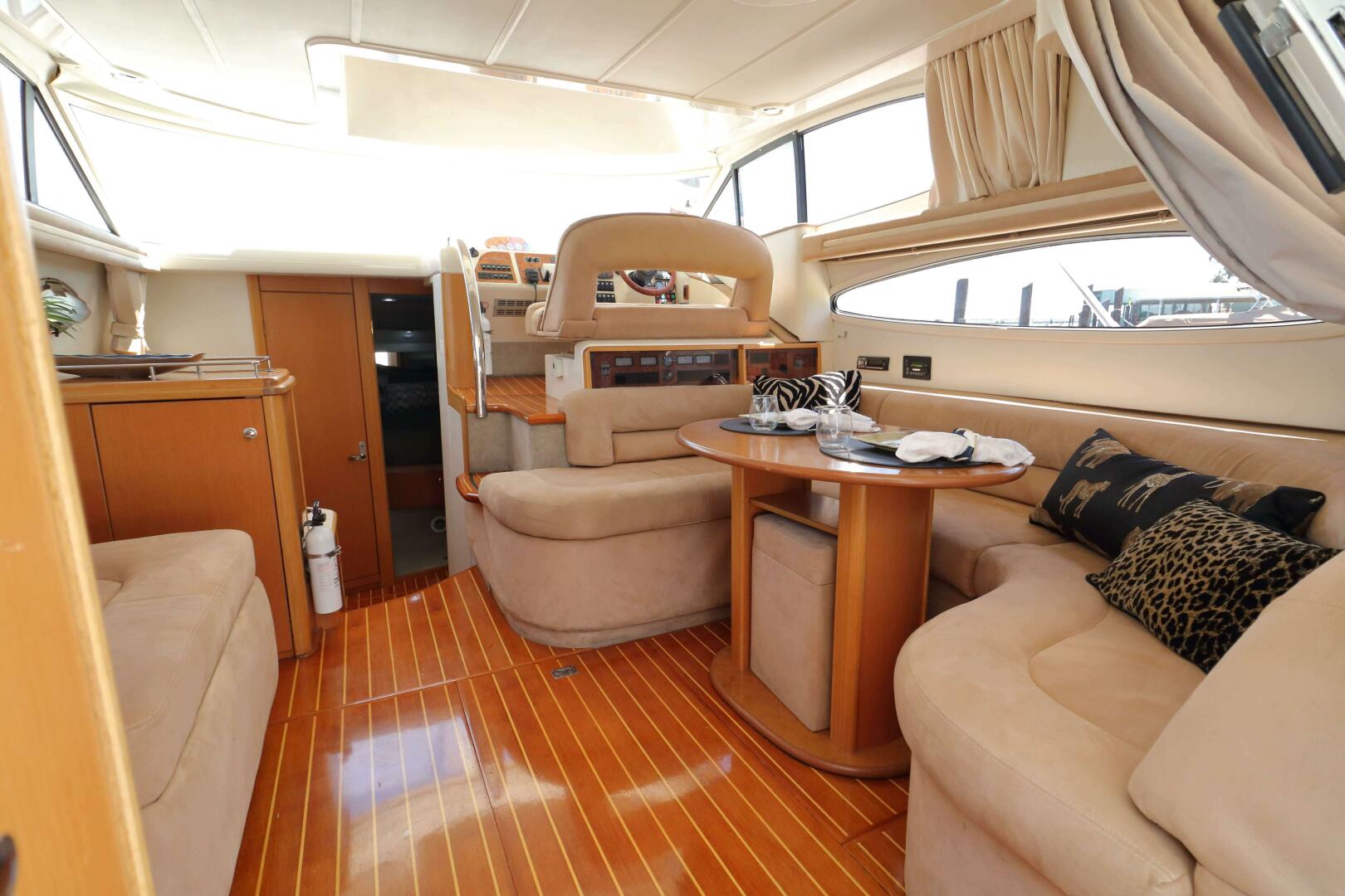Slide: The Image of Sealine F37 2000 - 5473434