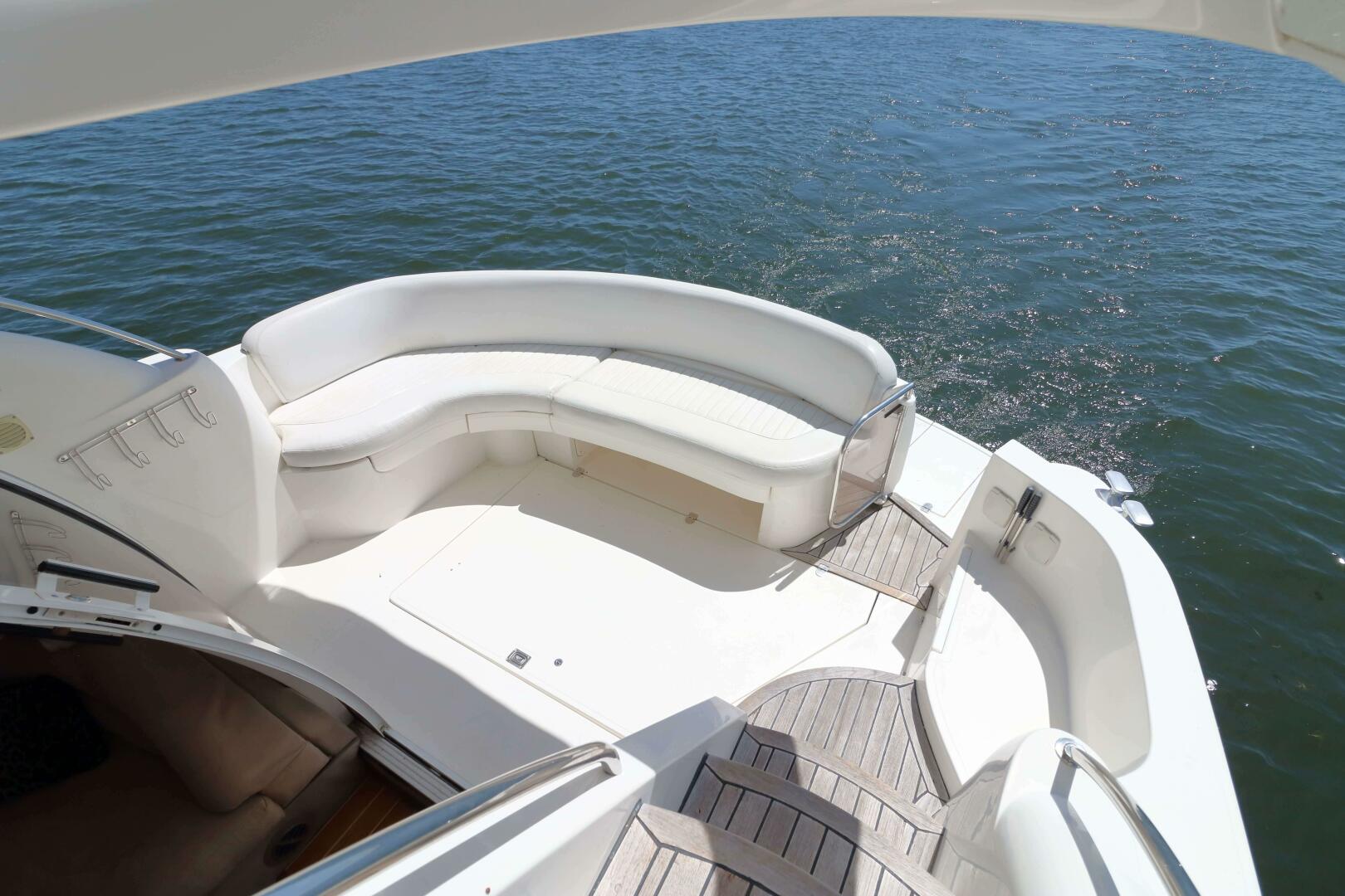 Slide: The Image of Sealine F37 2000 - 5473427