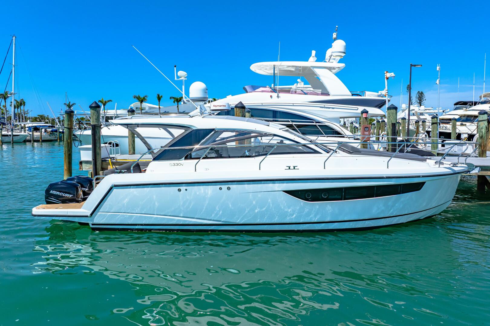 Slide: The Image of 2019 Sealine S330V 2019 - 5216688