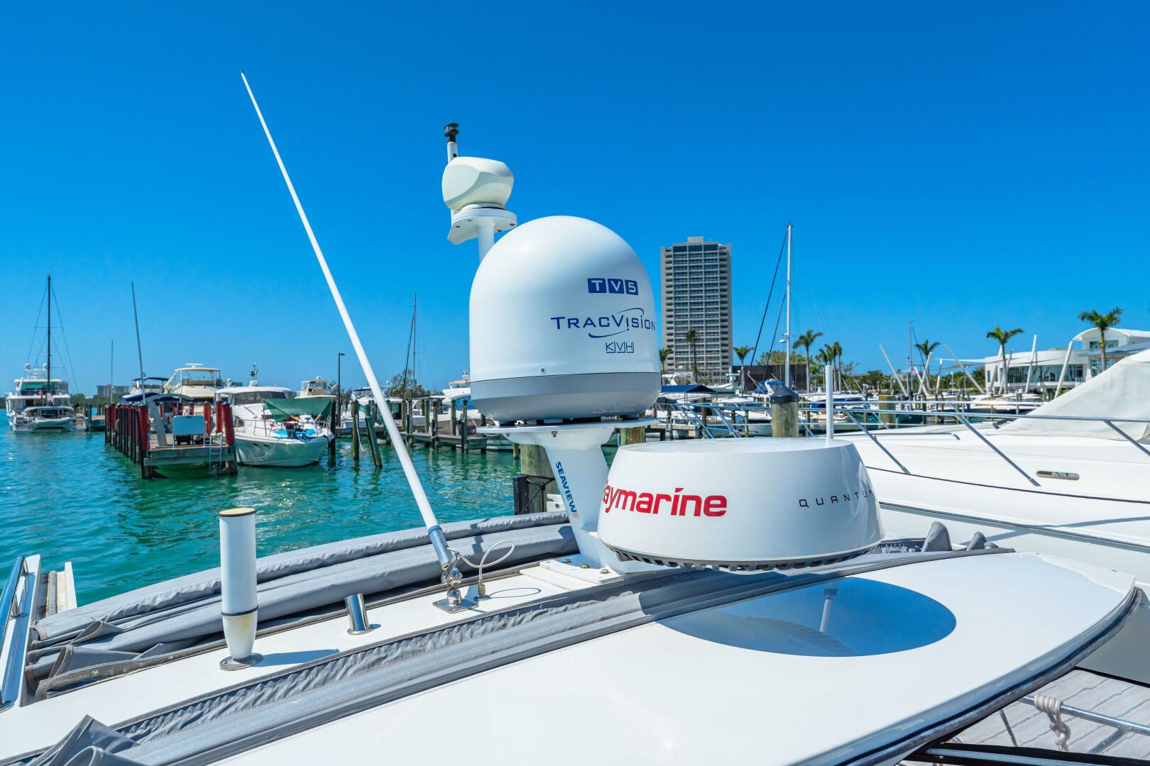 Slide: The Image of 2019 Sealine S330V 2019 - 5216721