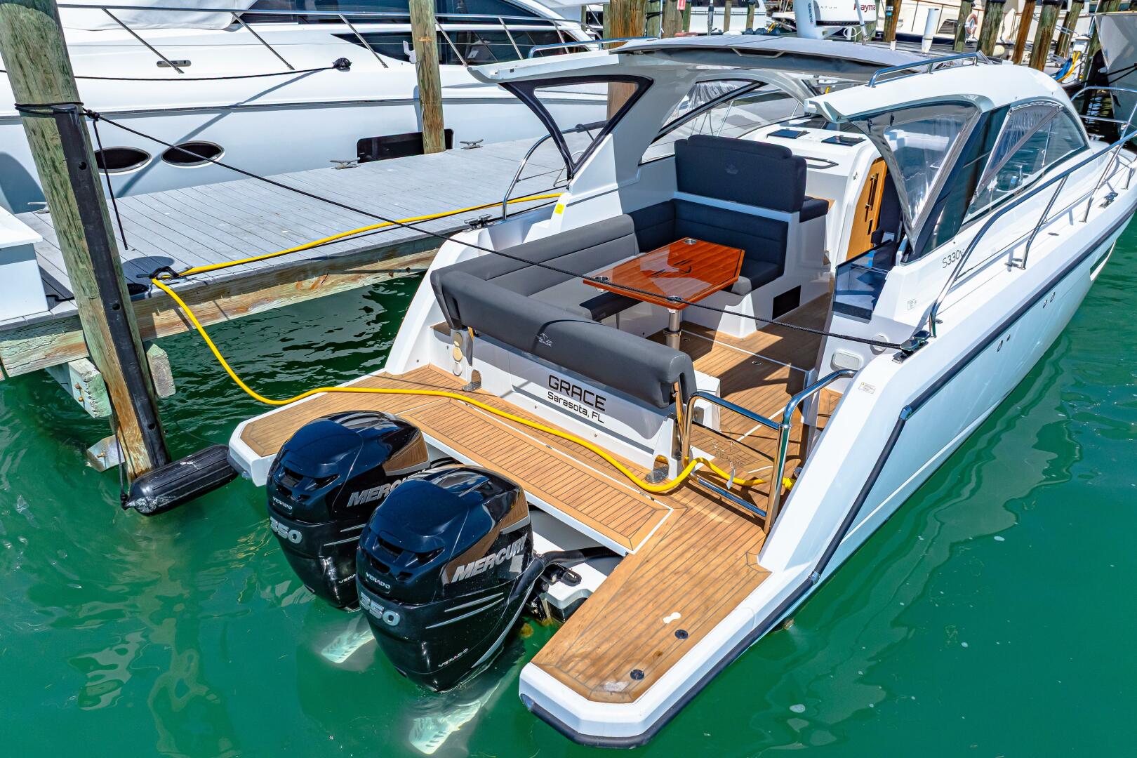 Slide: The Image of 2019 Sealine S330V 2019 - 5216677