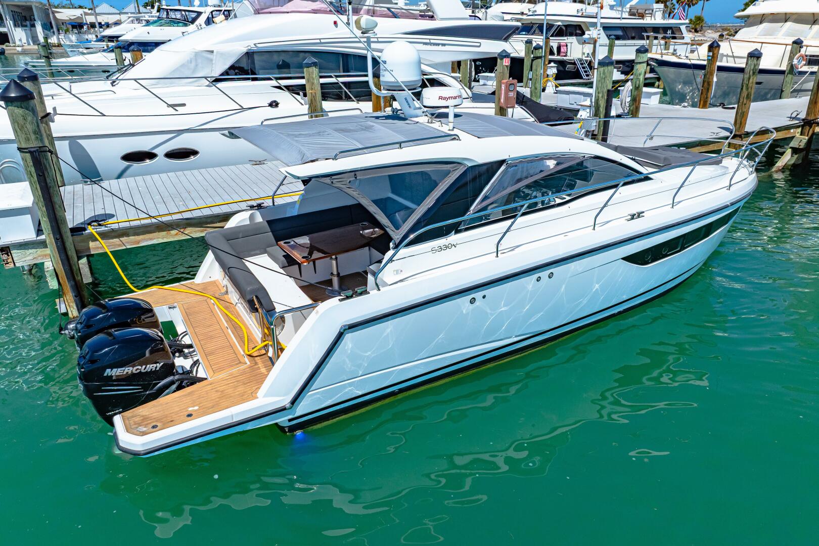 Slide: The Image of 2019 Sealine S330V 2019 - 5216699