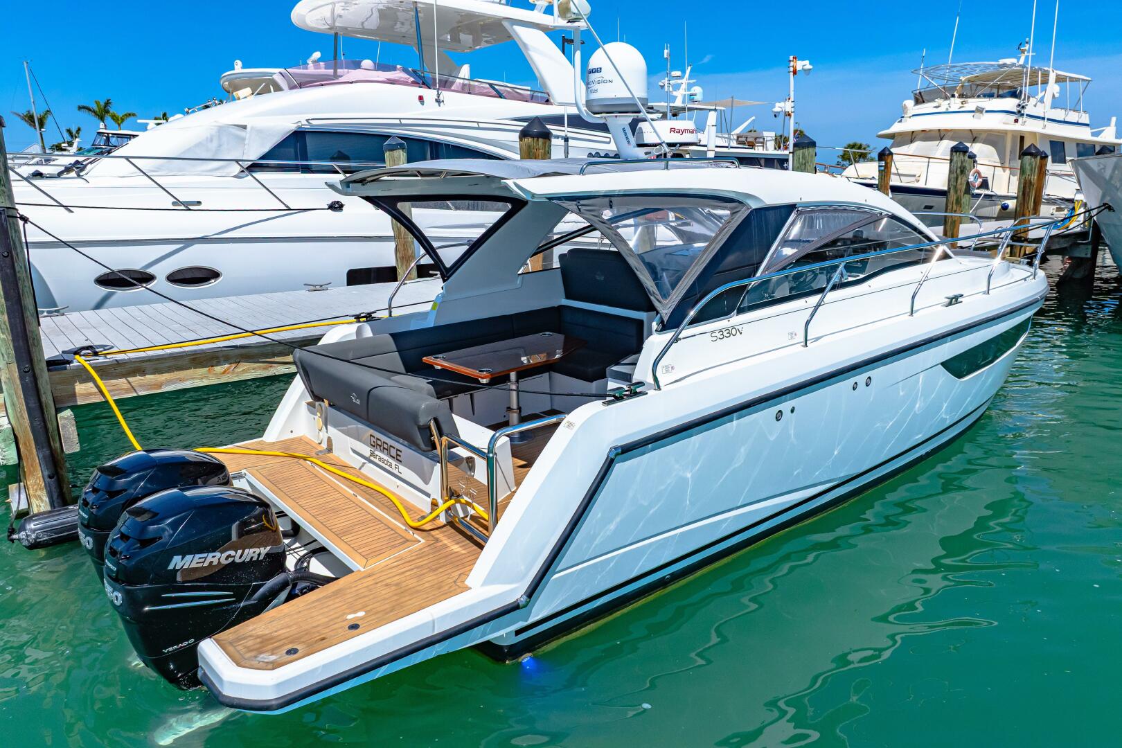 Slide: The Image of 2019 Sealine S330V 2019 - 5216700