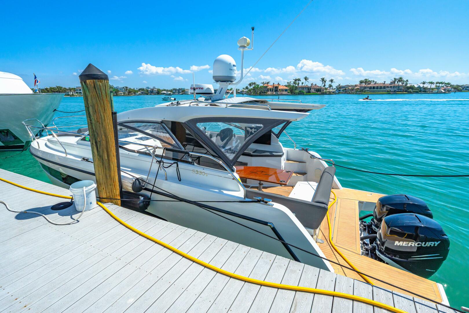 Slide: The Image of 2019 Sealine S330V 2019 - 5216708
