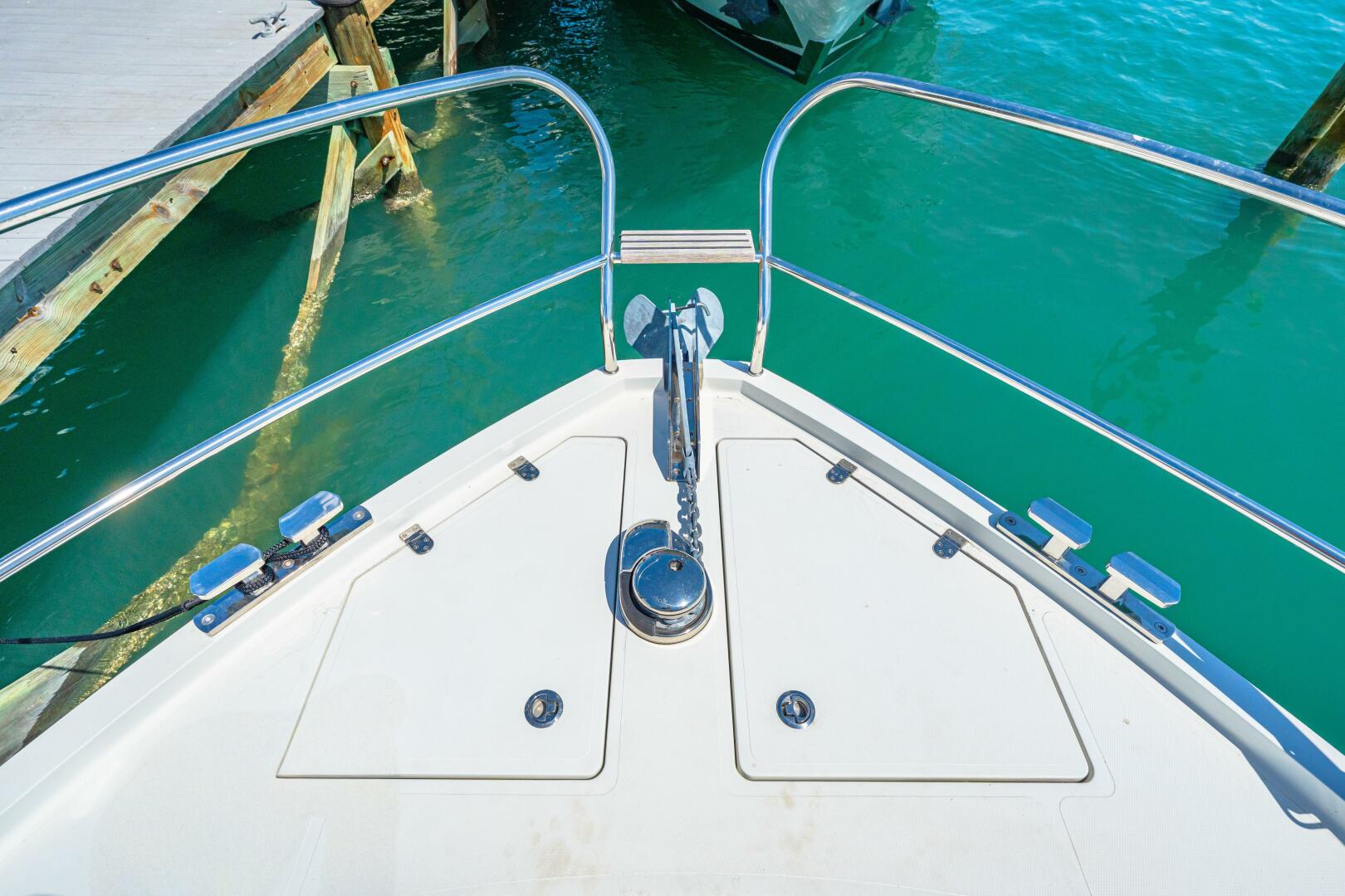 Slide: The Image of 2019 Sealine S330V 2019 - 5216718