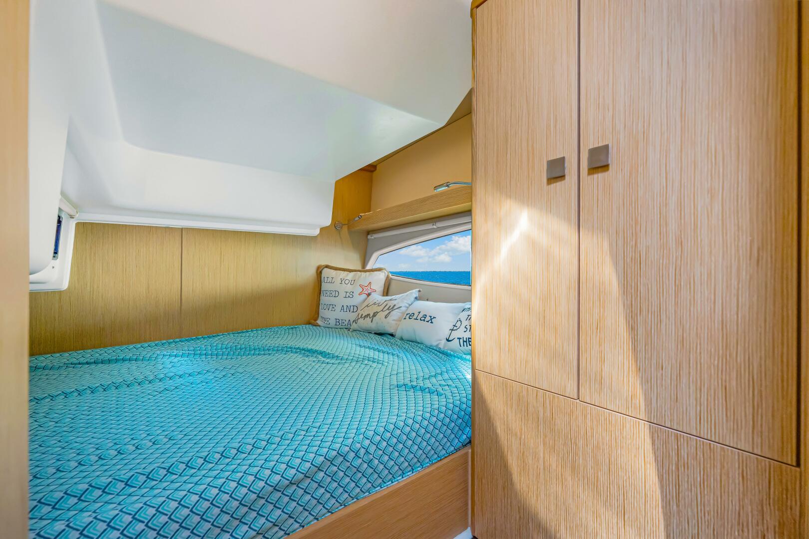 Slide: The Image of 2019 Sealine S330V 2019 - Berth - 5216744