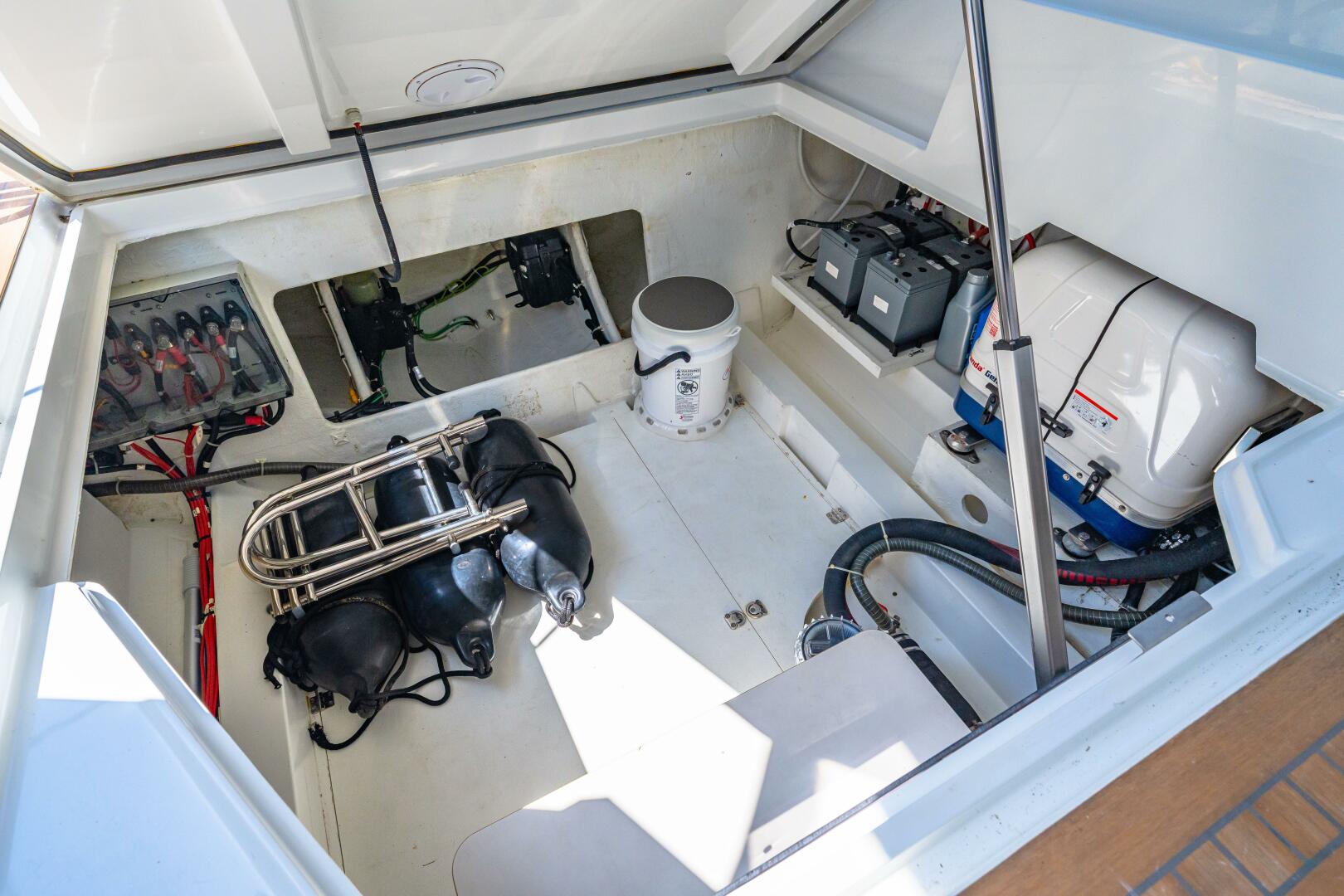 Slide: The Image of 2019 Sealine S330V 2019 - 5216749