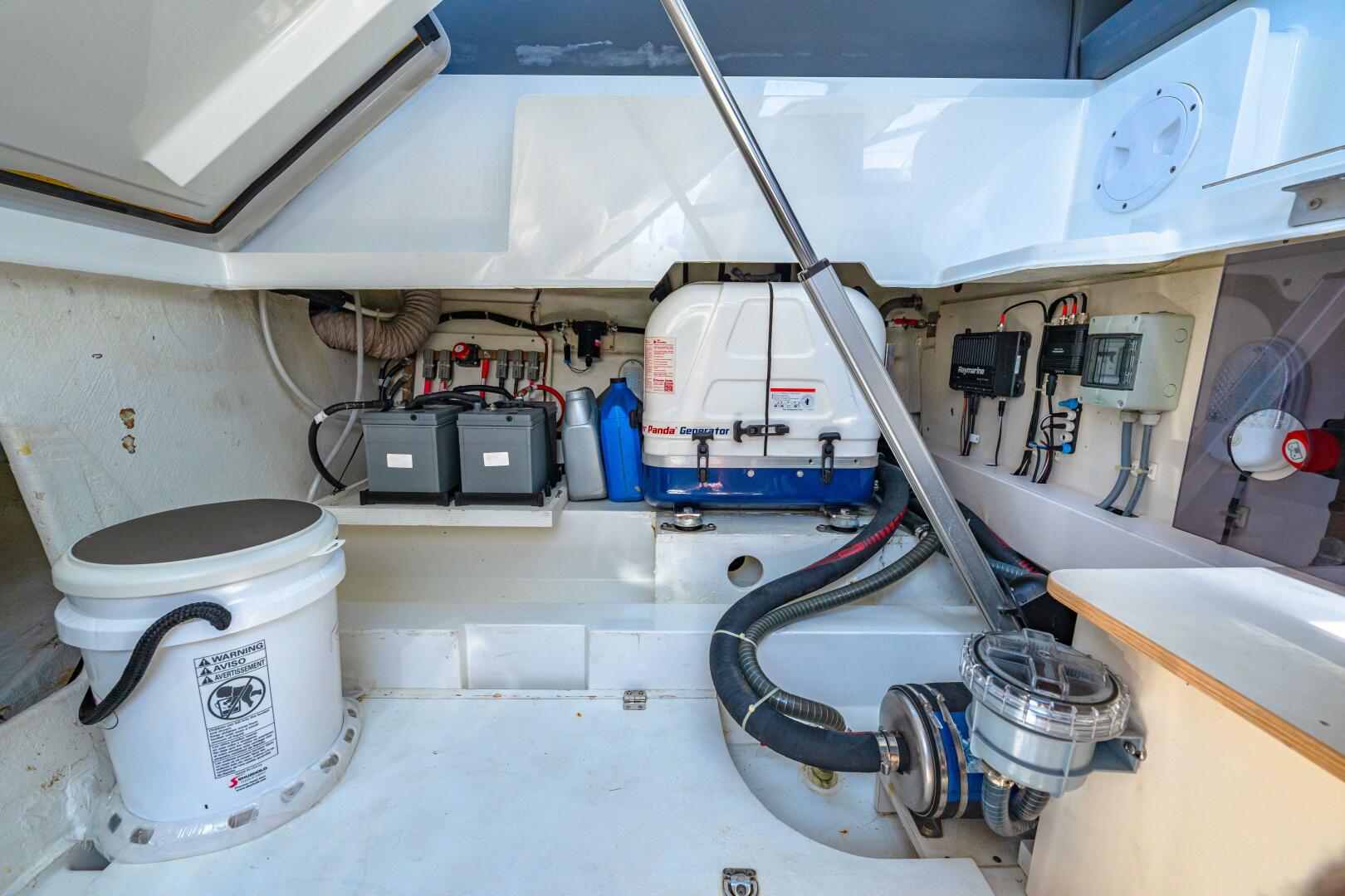 Slide: The Image of 2019 Sealine S330V 2019 - 5216752