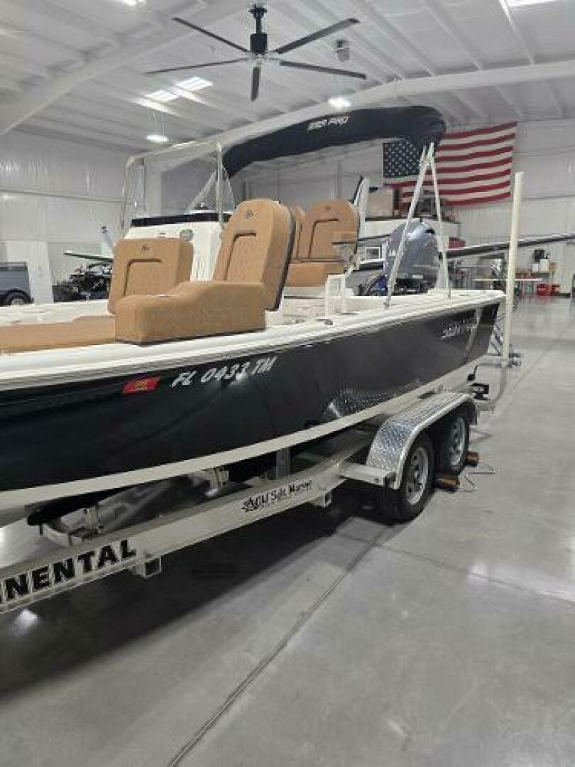 Slide: The Image of Sea Pro 208 Bay 2023 - 5130658