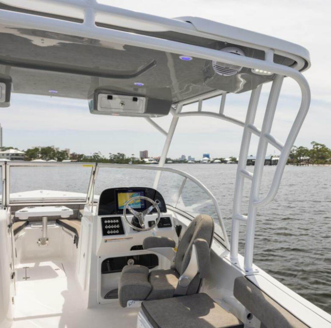 Slide: The Image of Sea Pro 240 Dual Console 2025 - 4328954