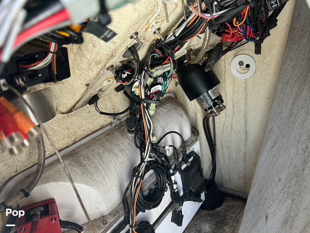 Slide: The Image of Center Console Compartment - 13886555