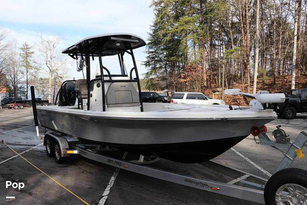 Slide: The Image of Sea Pro 248 Bay 2022 - 0