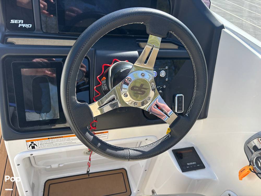 Slide: The Image of Sea Pro Citation 2400 2021 - 15284597