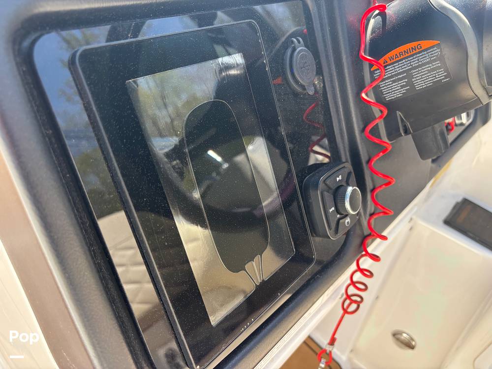 Slide: The Image of Sea Pro Citation 2400 2021 - 15284601