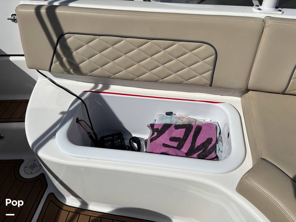 Slide: The Image of Sea Pro Citation 2400 2021 - 15284607