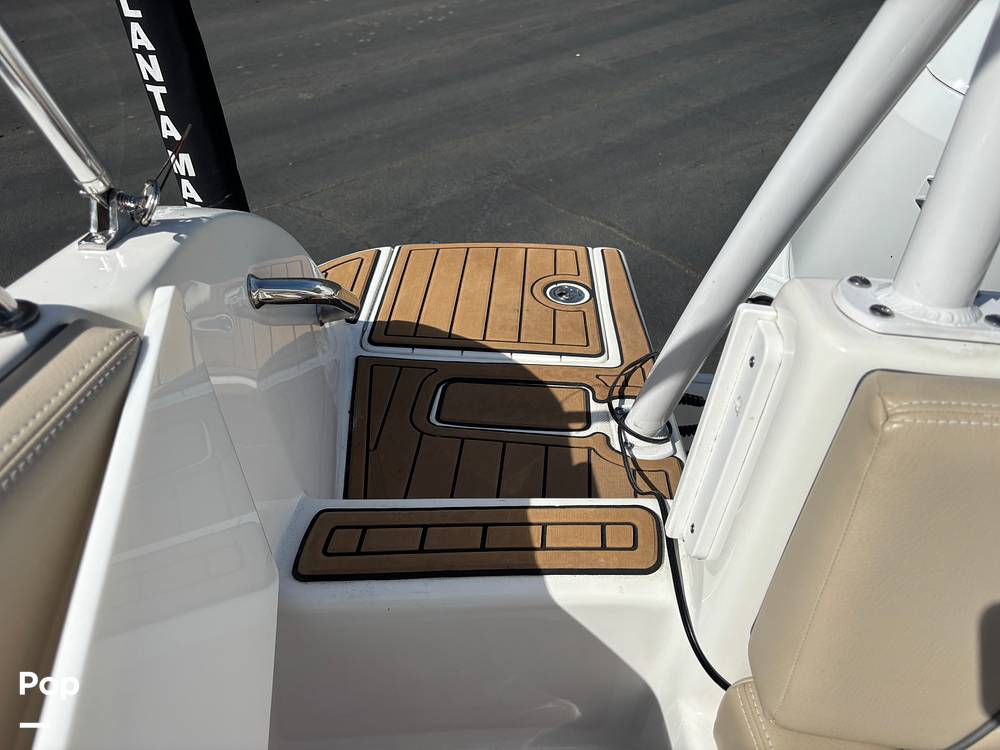 Slide: The Image of Sea Pro Citation 2400 2021 - 15284612