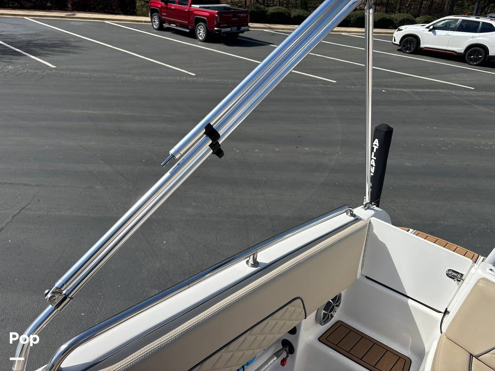 Slide: The Image of Sea Pro Citation 2400 2021 - 15284614