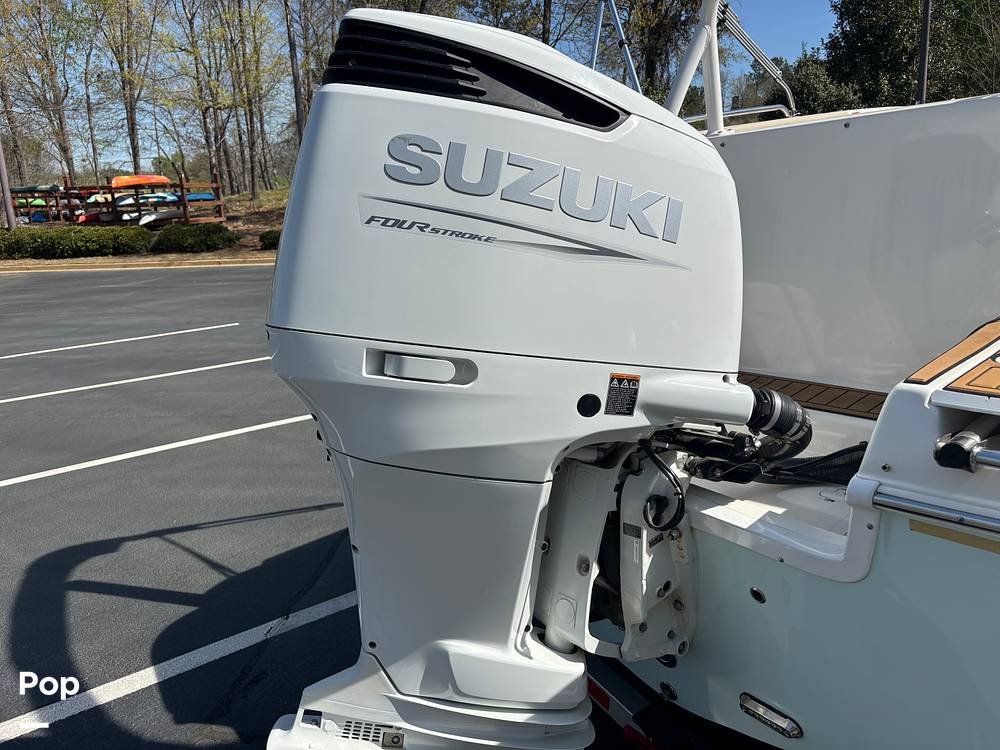 Slide: The Image of Sea Pro Citation 2400 2021 - 15284619