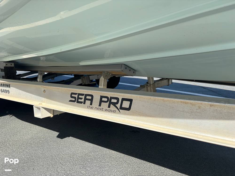 Slide: The Image of Sea Pro Citation 2400 2021 - 15284804