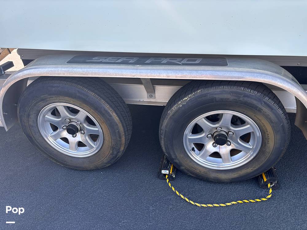 Slide: The Image of Sea Pro Citation 2400 2021 - 15284808