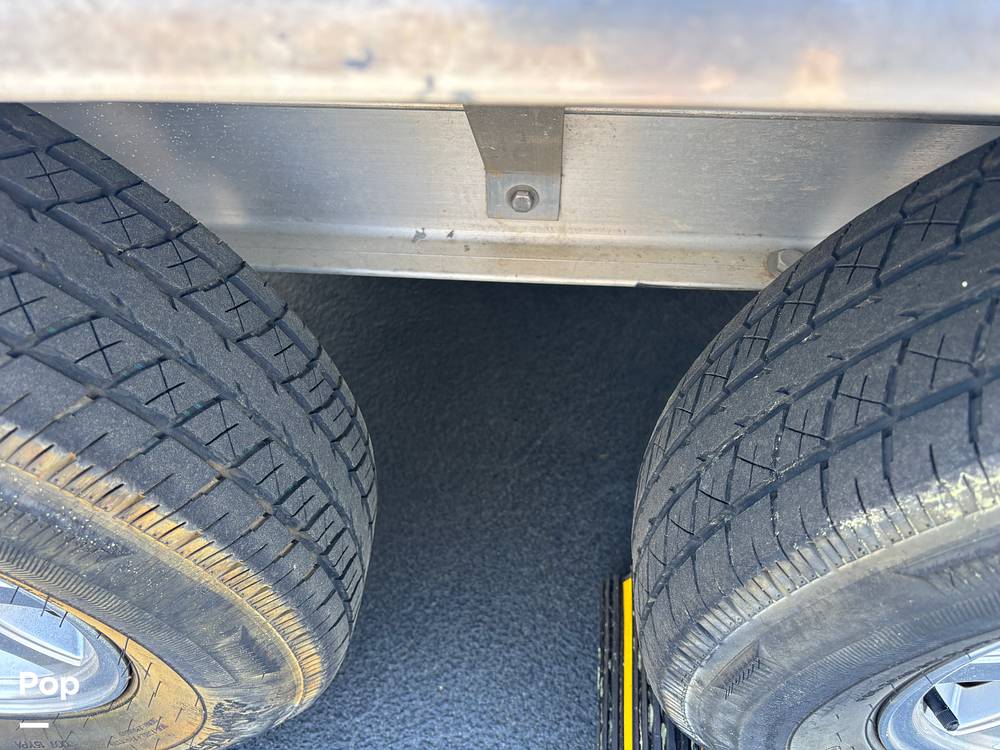 Slide: The Image of Sea Pro Citation 2400 2021 - 15284809