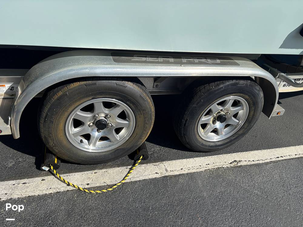 Slide: The Image of Sea Pro Citation 2400 2021 - 15284810