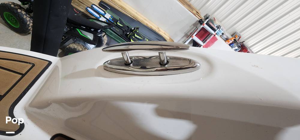 Slide: The Image of Cleats - Pull Up - 15681036