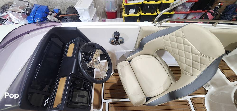 Slide: The Image of Sea Pro Citation 2400 2021 - 15681153