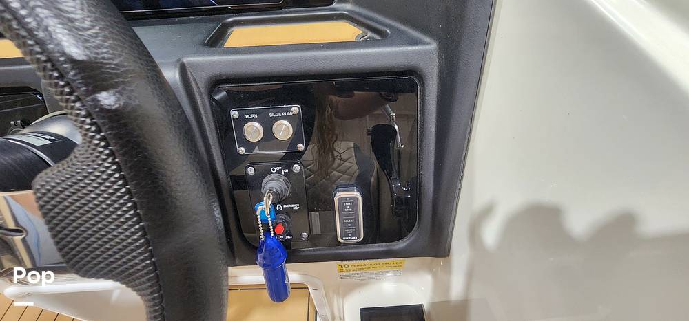 Slide: The Image of Sea Pro Citation 2400 2021 - 15681158